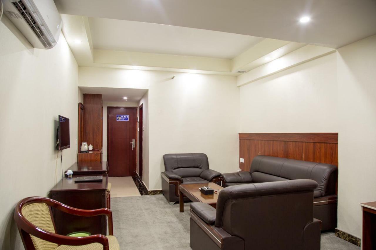 Guangzhou Junshan Hotel - Shuttle Bus For Canton Fair Экстерьер фото